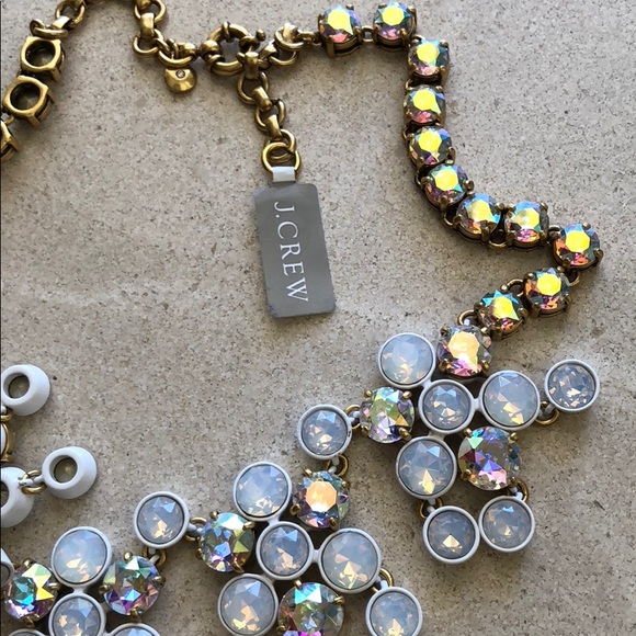 J. CREW Crystal Chandelier Necklace 🌸🌺🌸🌺 - Picture 4 of 8